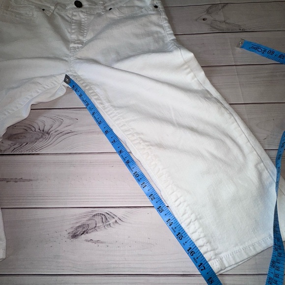 VGS White Embellished Capri Jeans - Size 10
Summer Career Beach Office Casual - Picture 6 of 7